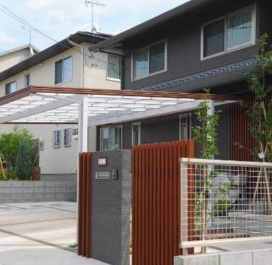 駐車場やカーポート、防犯カメラなどで暮らしの質を上げましょう。